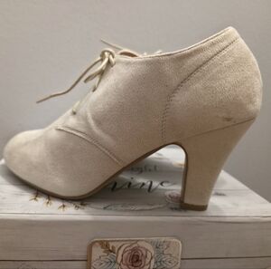 Journee Collection Cream Heeled Boots